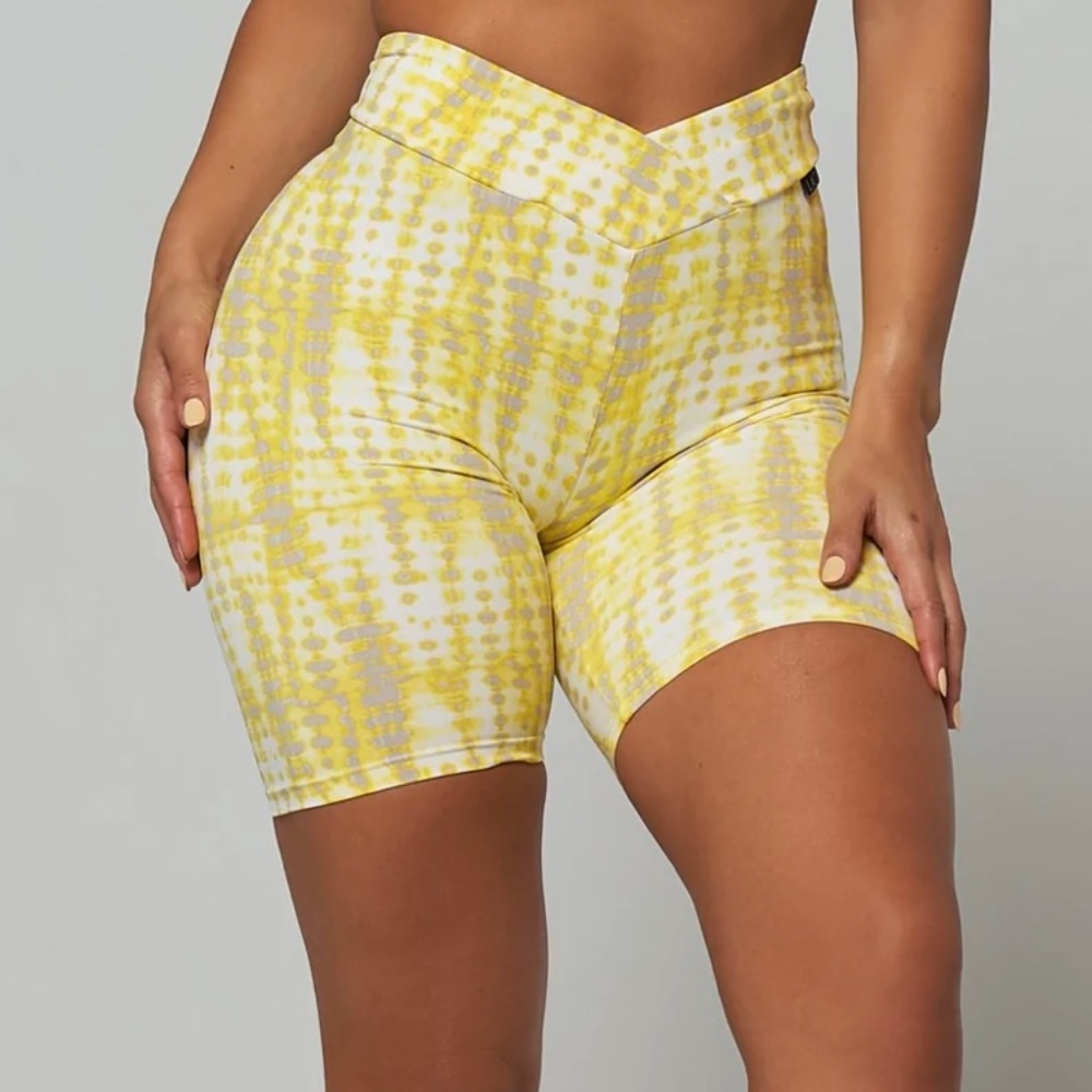 Lici Fit Yellow Elevate Workout Set- size M